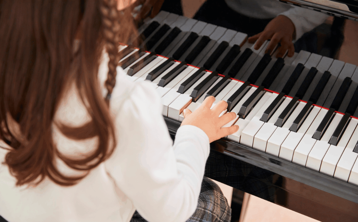 curso básico de piano para principiantes