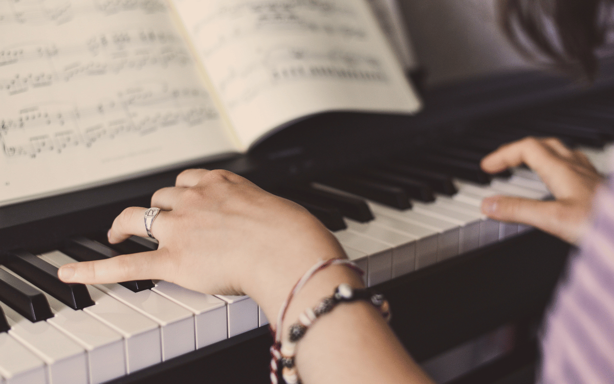 Curso de piano online para principiantes con Piano Salsa